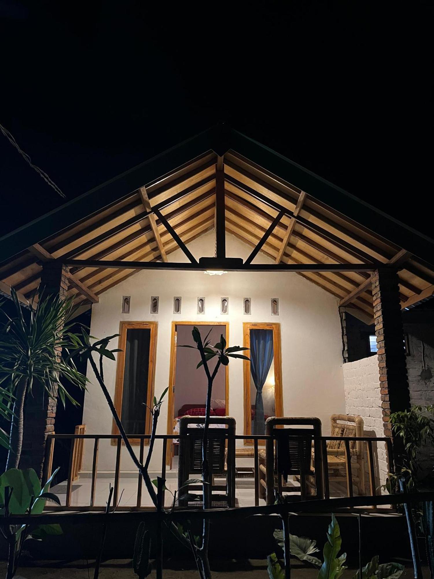 Asan Rinjani Homestay เตเตบาตู ภายนอก รูปภาพ