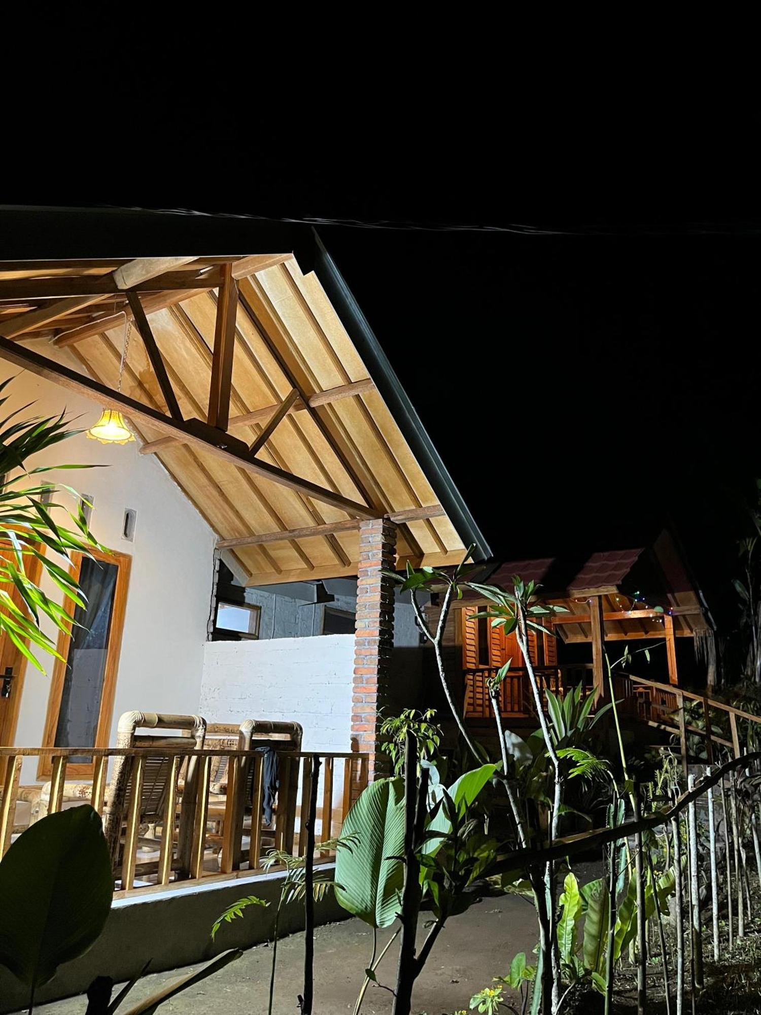 Asan Rinjani Homestay เตเตบาตู ภายนอก รูปภาพ